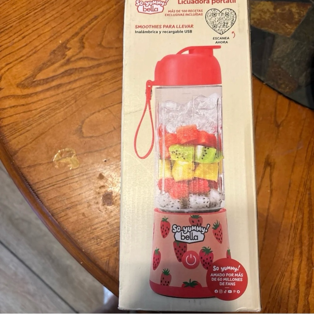So Yummy Bella Portable Blender in Red